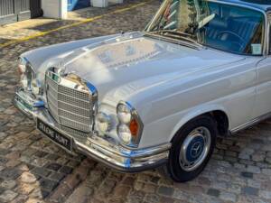 Bild 17/50 von Mercedes-Benz 280 SE 3,5 (1971)