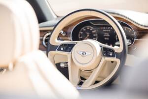 Imagen 12/22 de Bentley Continental GTC V8 (2020)
