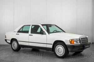 Image 4/50 of Mercedes-Benz 190 D (1985)