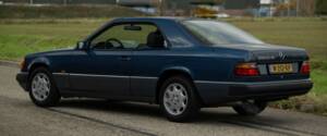 Bild 50/79 von Mercedes-Benz 200 CE (1993)