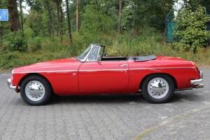Image 6/49 of MG MGB (1966)