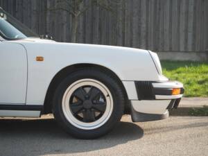 Afbeelding 4/20 van Porsche 911 Carrera 3.2 (1985)