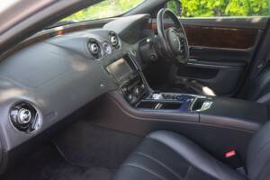 Image 13/50 of Jaguar XJ 5.0 (2011)