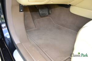 Immagine 37/50 di Jaguar XJ 2.7 D (2008)