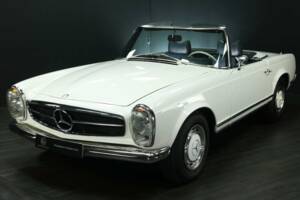 Image 1/50 of Mercedes-Benz 280 SL (1968)