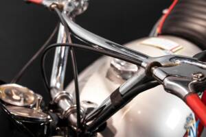 Image 21/34 of MV Agusta 250 Bicilindrica (1970)