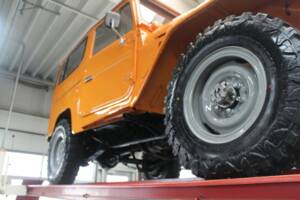 Image 12/50 of Toyota Land Cruiser FJ 40 (1980)