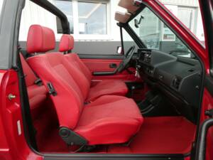 Bild 13/23 von Volkswagen Golf I Cabrio 1.8 (1990)