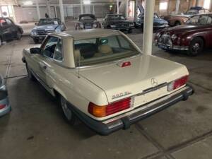 Image 17/26 of Mercedes-Benz 560 SL (1987)