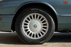 Image 26/50 de Jaguar XJ 8 Executive (1997)