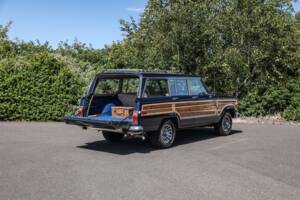 Bild 31/44 von Jeep Grand Wagoneer (1988)