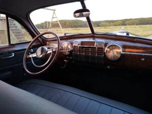 Image 18/50 of Cadillac 61 Sedan (1941)