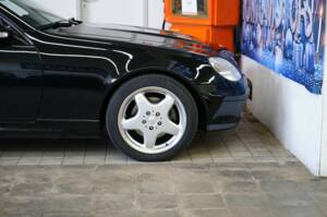Image 28/33 de Mercedes-Benz SLK 320 (2000)