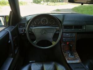 Image 10/39 de Mercedes-Benz 280 SL (1900)