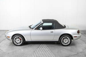 Bild 47/50 von Mazda MX-5 1.6 (1990)