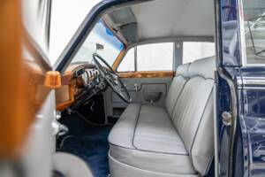 Image 8/40 of Rolls-Royce Silver Cloud II (1960)
