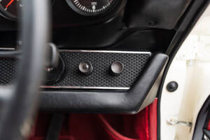 Image 42/78 of Porsche 911 2.0 E (1968)