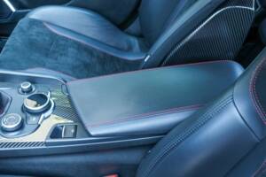 Bild 50/50 von Alfa Romeo Giulia Quadrifoglio (2017)