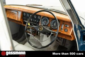 Image 11/15 of Daimler V8-250 (1969)