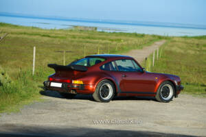 Image 10/28 de Porsche 911 Turbo 3.3 (1988)