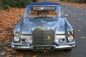 Image 20/50 of Mercedes-Benz 220 SE b (1966)