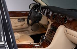 Image 24/46 of Bentley Arnage T (2004)