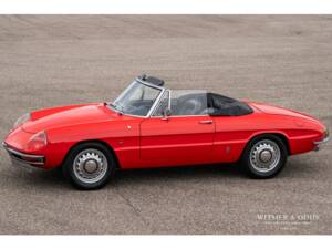 Image 11/29 of Alfa Romeo 1600 Spider Duetto (1967)
