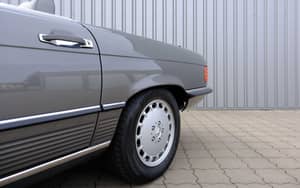 Image 43/96 of Mercedes-Benz 560 SL (1987)