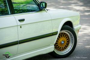 Image 44/51 of BMW M 535i (1985)