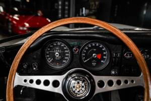 Image 27/53 de Jaguar E-Type (1970)