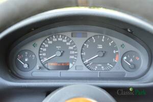 Image 27/50 de BMW 323i (1998)