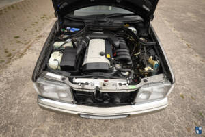 Bild 17/74 von Mercedes-Benz E 320 (1994)