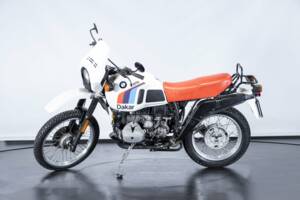 Bild 1/50 von BMW DUMMY (1985)