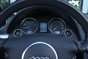 Afbeelding 50/50 van Audi S4 (2004)