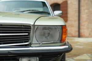 Image 19/50 de Mercedes-Benz 500 SLC (1984)