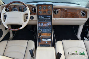 Image 13/50 of Bentley Azure (1997)