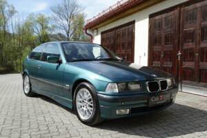 Immagine 33/41 di BMW 323ti Compact (1999)