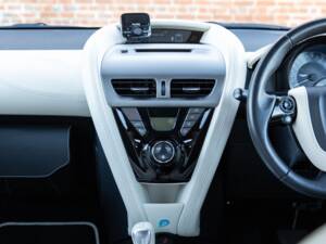 Bild 74/95 von Aston Martin Cygnet (2012)