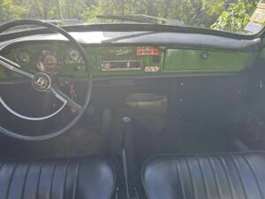 Image 2/8 de Volkswagen Karmann Ghia 1500 (1973)