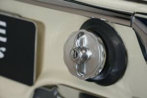 Bild 23/39 von Mercedes-Benz 280 SL (1970)