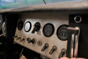 Image 15/28 of Jaguar E-Type 3.8 (1962)