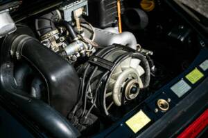 Immagine 29/41 di Porsche 911 Carrera 3.2 (1988)