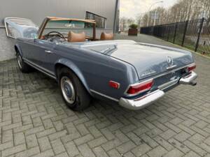 Immagine 8/50 di Mercedes-Benz 280 SL (1969)