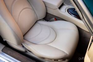 Image 63/70 of Jaguar XKR (2004)