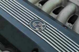Image 31/36 of BMW 750iL (1989)
