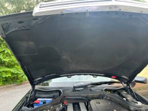 Image 35/47 of Mercedes-Benz 300 CE-24 (1992)