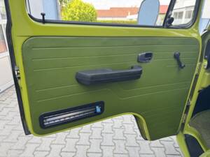 Image 94/100 of Volkswagen T2b Westfalia (1979)