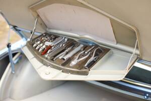 Image 31/73 of BMW 3.0 CSi (1973)