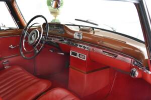 Bild 29/38 von Mercedes-Benz 220 SE (1960)