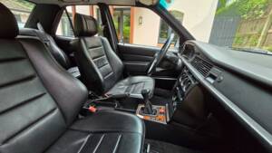 Imagen 61/69 de Mercedes-Benz 190 E 2.3-16 (1985)